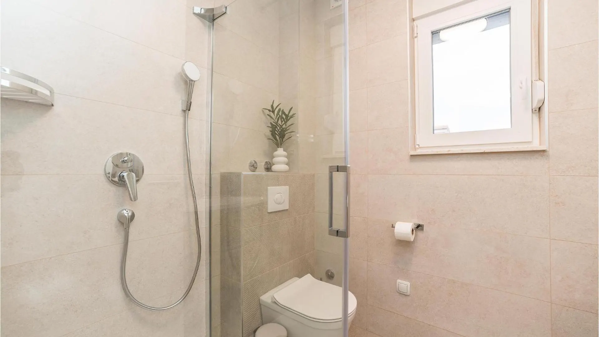 Cozy Apartment In Mandre With Wifi